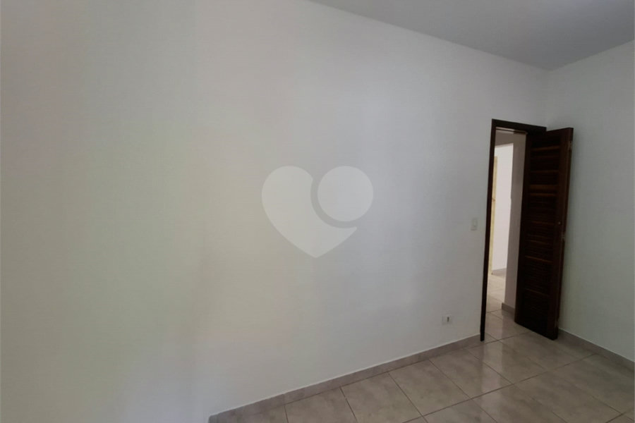 Sobrado à venda com 3 quartos no Brasilândia, São Paulo, SP