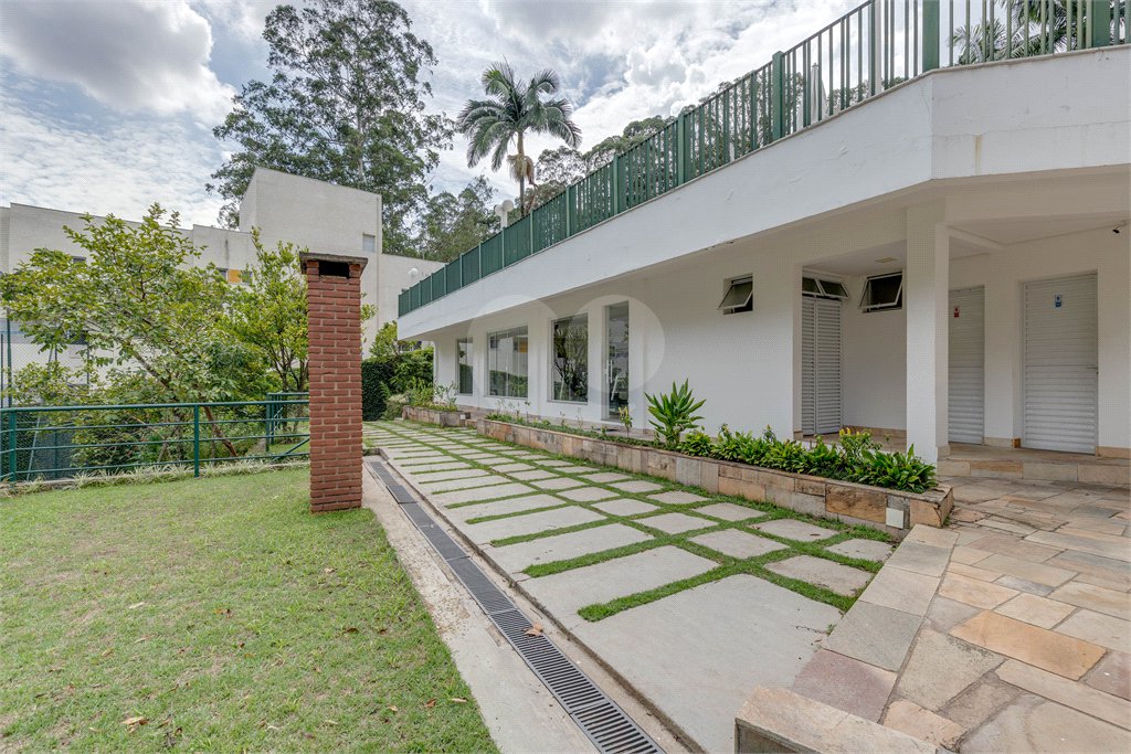 Casa à venda com 4 suítes no condomínio Granja do Morumbi, São Paulo - SP