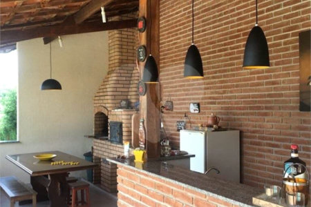 Casa à venda com 3 quartos, sendo 1 suíte,  no condomínio Vista Alegre, Bom Jesus dos Perdões - SP
