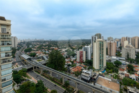 Apartamento à venda com 3 suítes em Campo Belo, São Paulo, SP