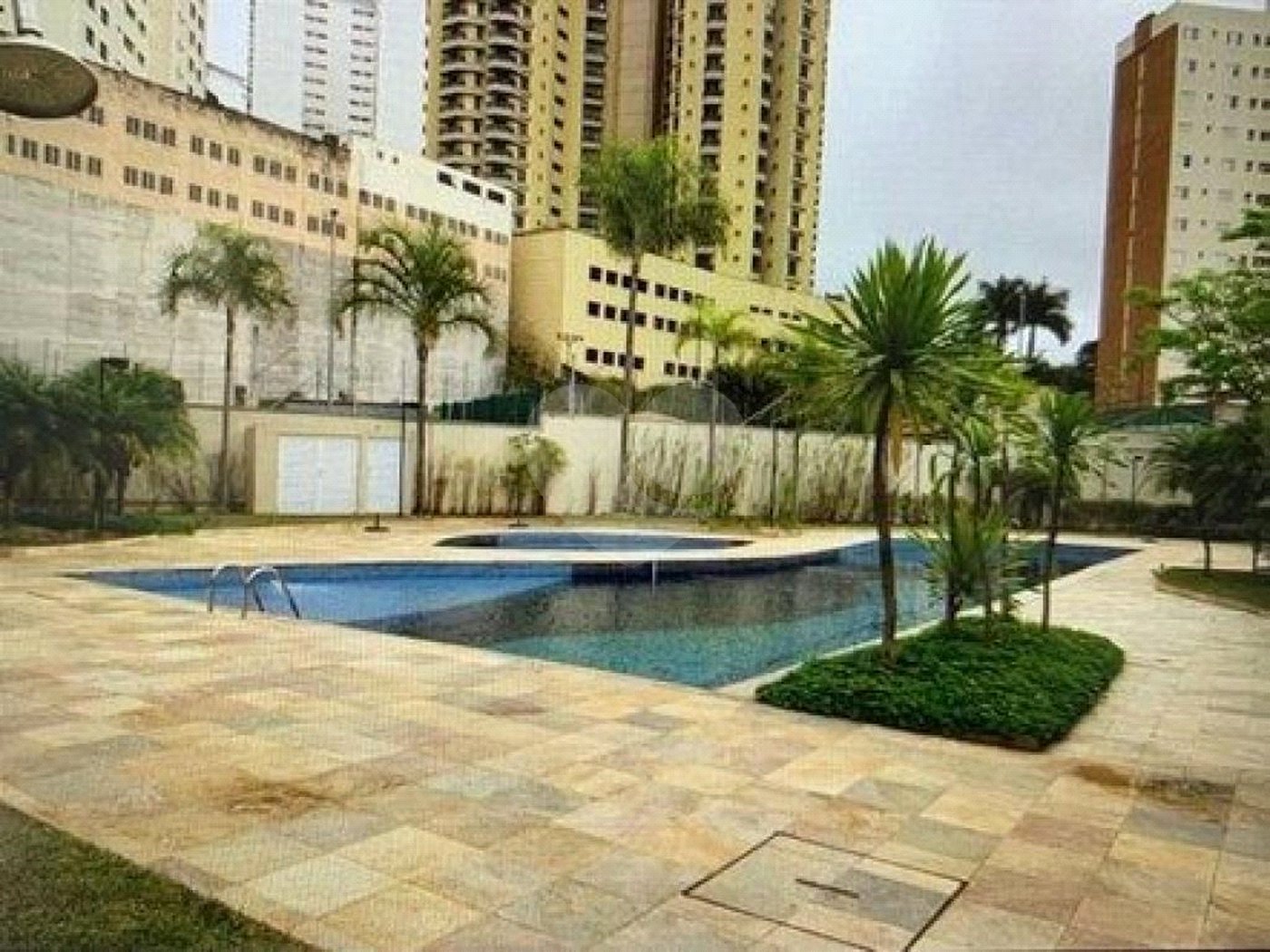 Apartamento à venda com 3 suítes em Vila Suzana, São Paulo, SP