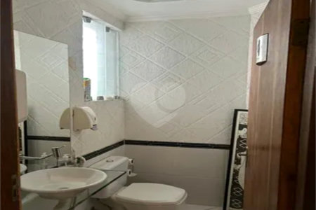 Casa à venda com 8 quartos em Saúde, São Paulo, SP