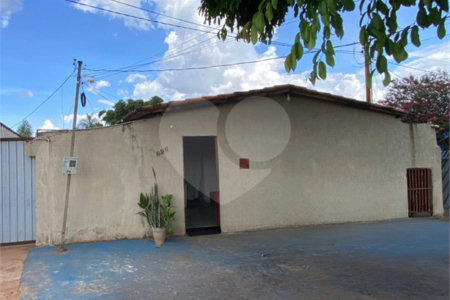 Casa à venda com 3 quartos em Vila Aquidabam, Ponta Porã, MS