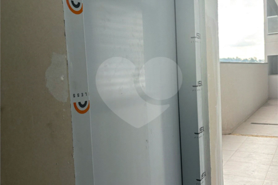 Casa à venda com 2 quartos, sendo 1 suíte, no condomínio Maracujas, São Paulo - SP