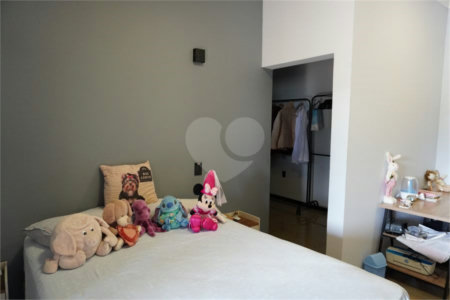 Casa à venda com 4 quartos, sendo 2 suítes, no condomínio Primavera, Salto - SP