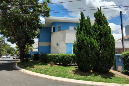 Casa à venda com 3 suítes no condomínio Parque do Varvito, Itu - SP