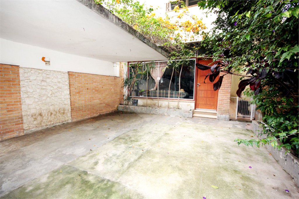 Sobrado à venda com 3 quartos, sendo 1 suíte, em Alto da Boa Vista, São Paulo, SP