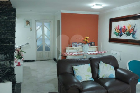 Casa à venda com 3 suítes no condomínio Itapuã XI, São Paulo - SP