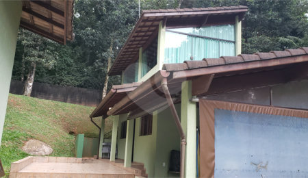 Casa à venda com 3 quartos, sendo 1 suíte,  no condomínio Alpes da Cantareira, Mairiporã - SP