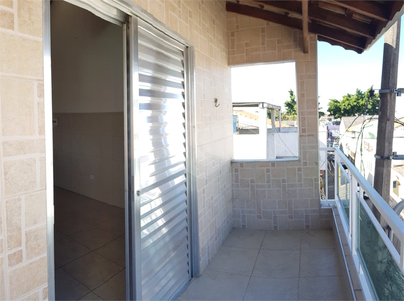 Sobrado à venda com 2 quartos, sendo 1 suíte, em Tremembé, São Paulo, SP