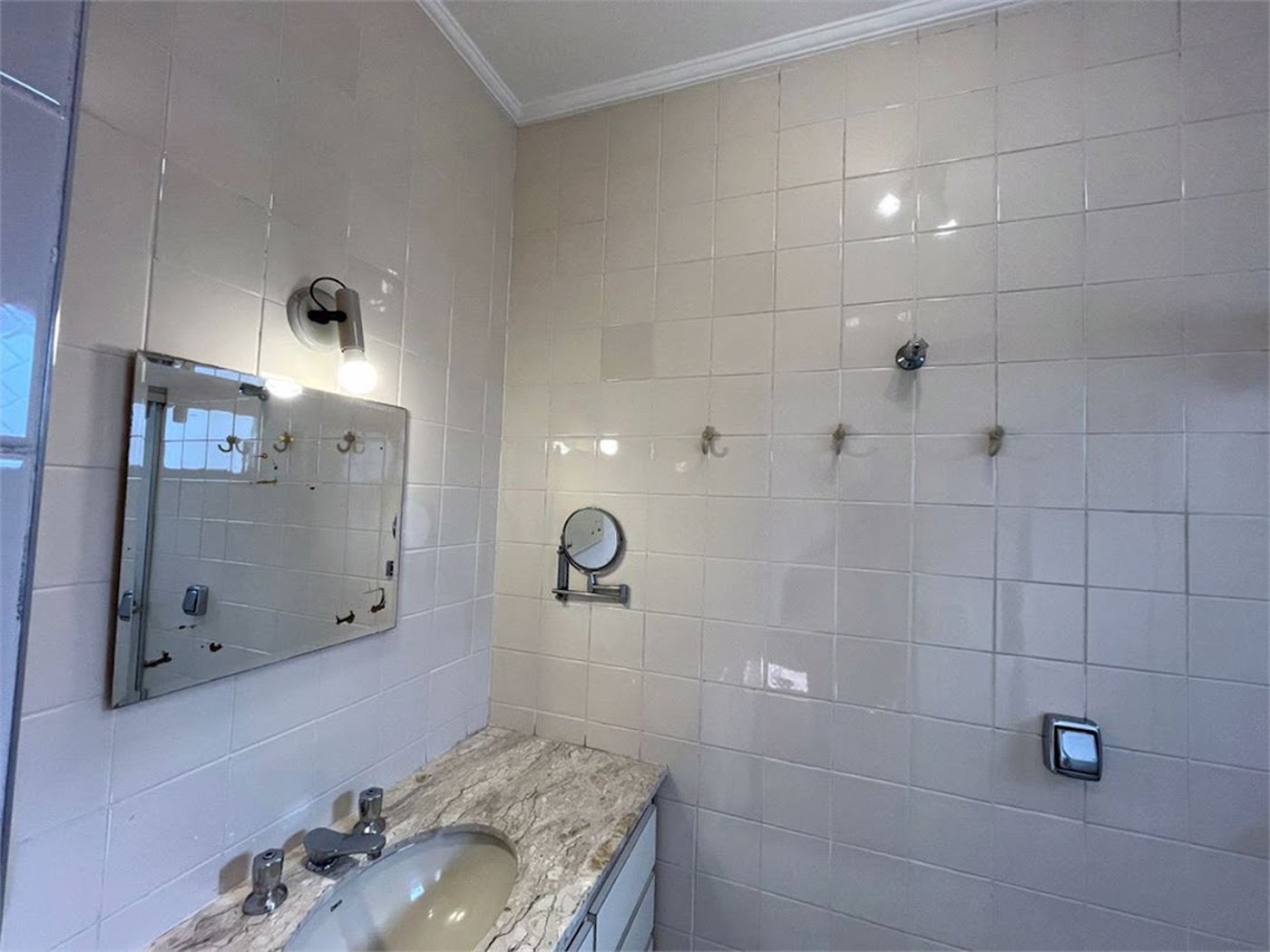 Apartamento com 4 dormitórios à venda, 259 m² por R$ 900.000,00 - Jardim Três Marias - Guarujá/SP