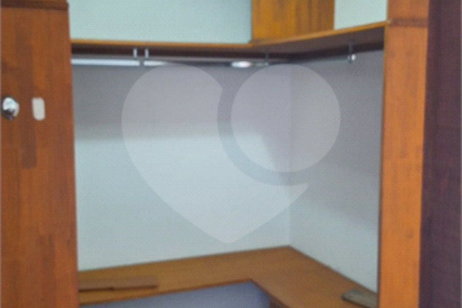Sobrado para alugar com 4 quartos, sendo 3 suítes, em Vila Nivi, São Paulo, SP