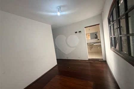 Sobrado à venda com 3 quartos, sendo 1 suíte,  em Vila Santo Antônio, São Paulo, SP