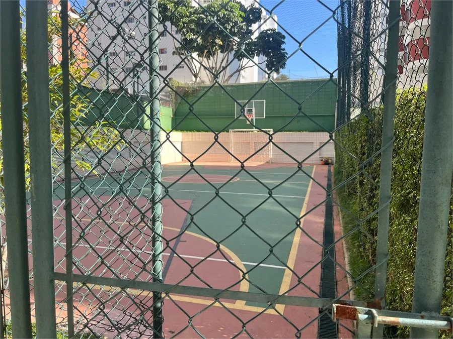 Apartamento à venda com 3 suítes em Real Parque, São Paulo, SP