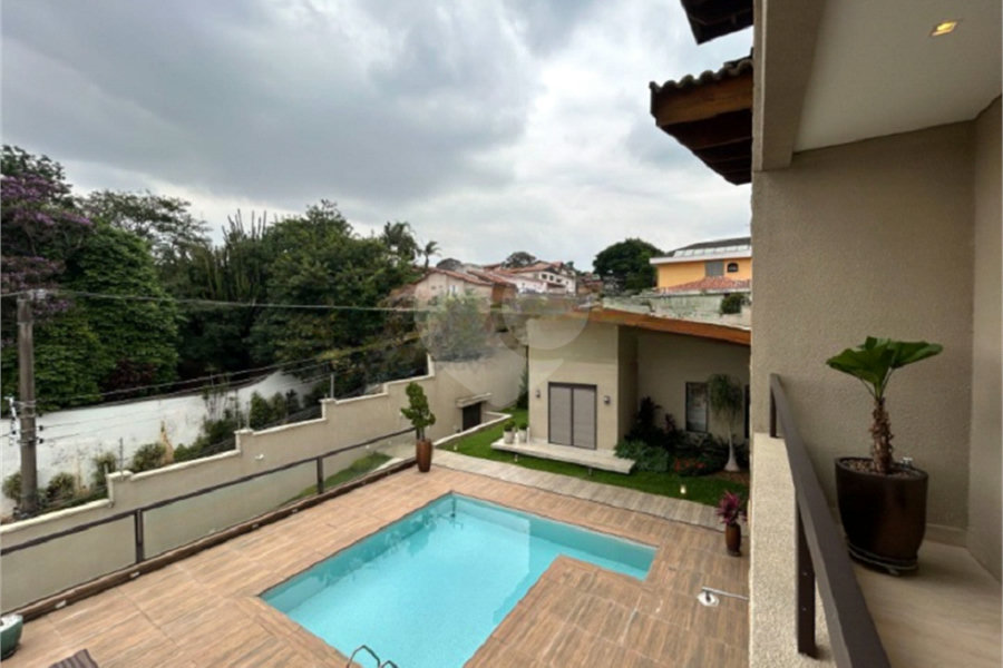 Sobrado à venda com 5 quartos, sendo 3 suítes, em Tremembé, São Paulo, SP