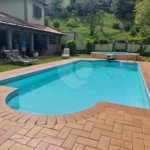 Casa à venda ou para alugar com 5 quartos, sendo 2 suítes, no condomínio Restinga Verde, São Roque - SP