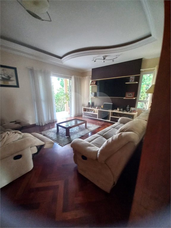 Sobrado à venda com 3 quartos, sendo 2 suítes, em Aruã, Mogi das Cruzes, SP