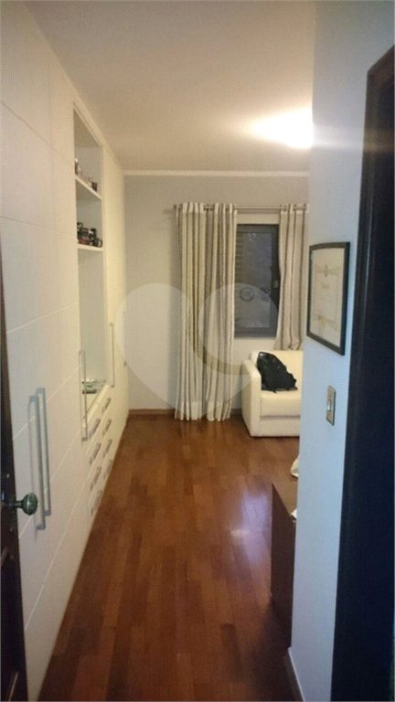 Sobrado à venda com 5 quartos, sendo 2 suítes, em Brooklin Paulista, São Paulo, SP