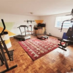Casa para venda ou locação em São Caetano do Sul, no bairro Olímpico, com 307 m², 8 quartos (3 suítes) e 10 vagas de garagem