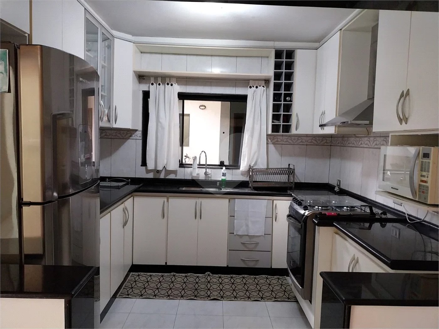 Casa com 324m², 4 dormitórios, sendo 1 suíte, 4 vagas, à venda no Jardim Las Vegas em Santo André.