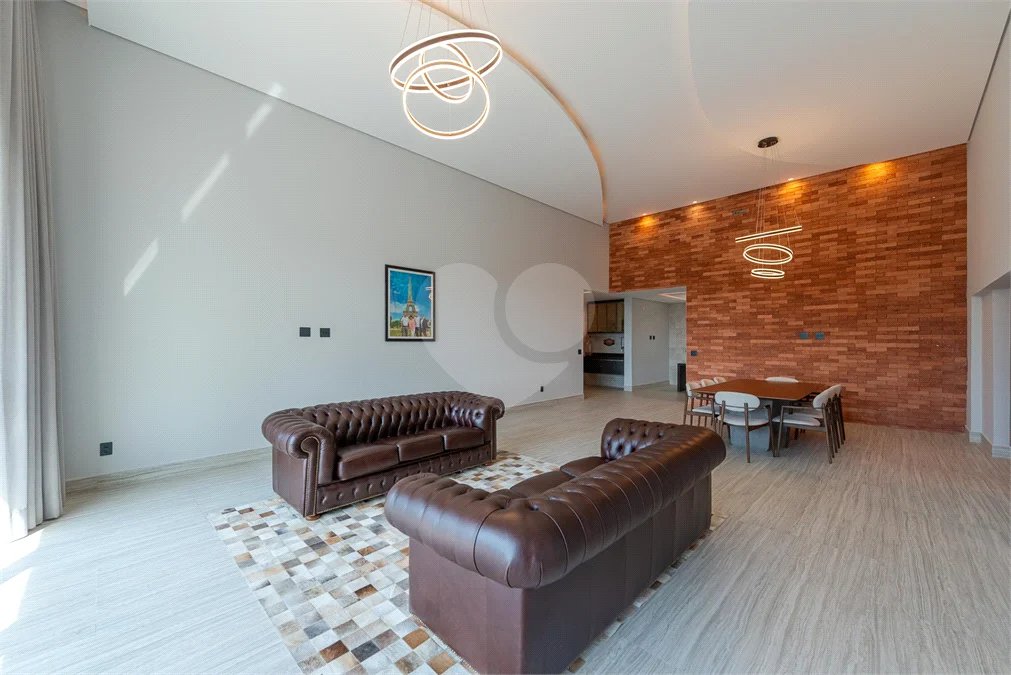 Casa à venda com 4 suítes no condomínio Vale da Santa Fé, Vinhedo - SP
