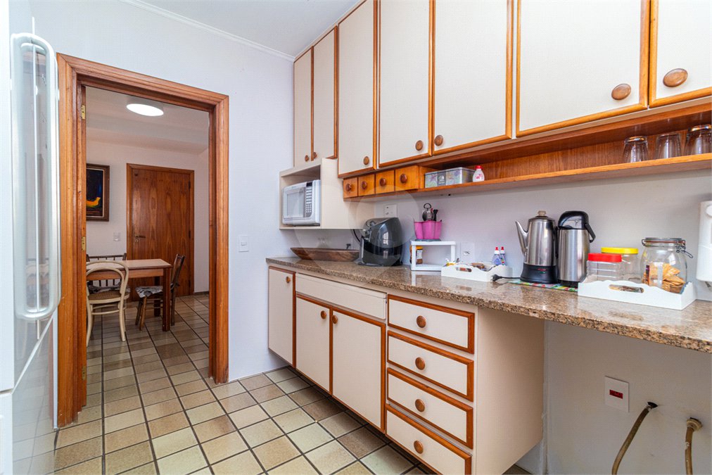 Apartamento à venda com 4 quartos, sendo 2 suítes, em Campo Belo, São Paulo, SP