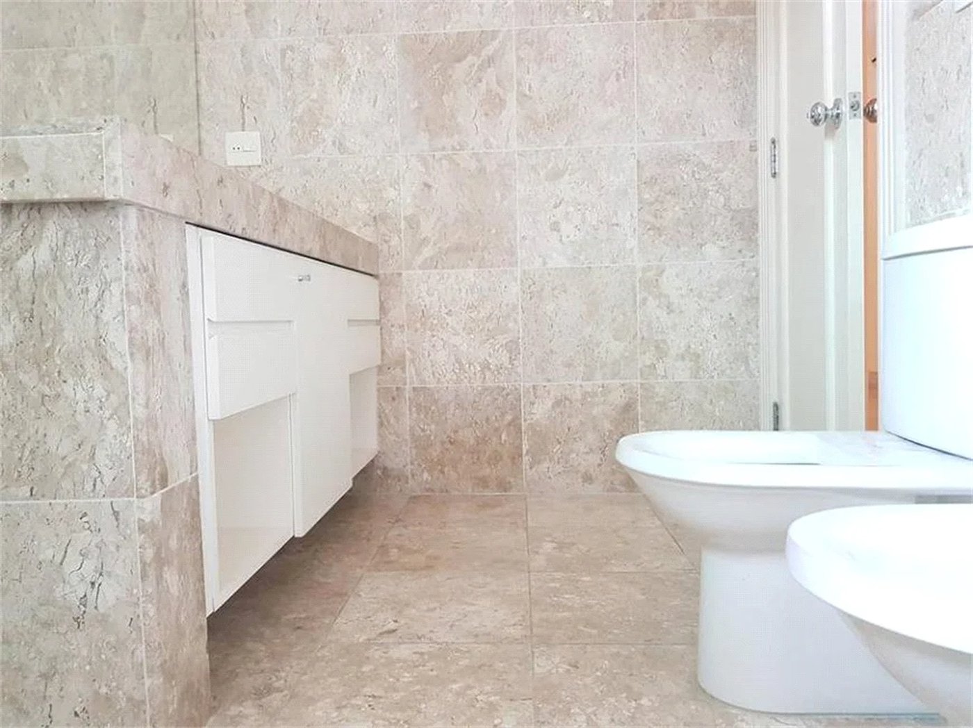 Casa à venda com 4 suítes no condomínio Vilaretto, São Paulo - SP