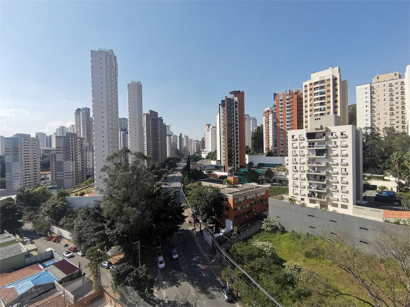 Apartamento à venda com 3 quartos, sendo 1 suíte,  em Vila Andrade, São Paulo, SP