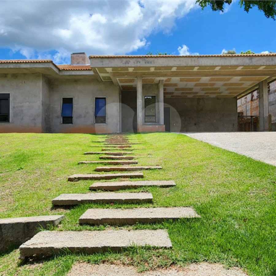 Casa à venda com 3 suítes no condomínio Residencial Jardim Primavera, Louveira - SP