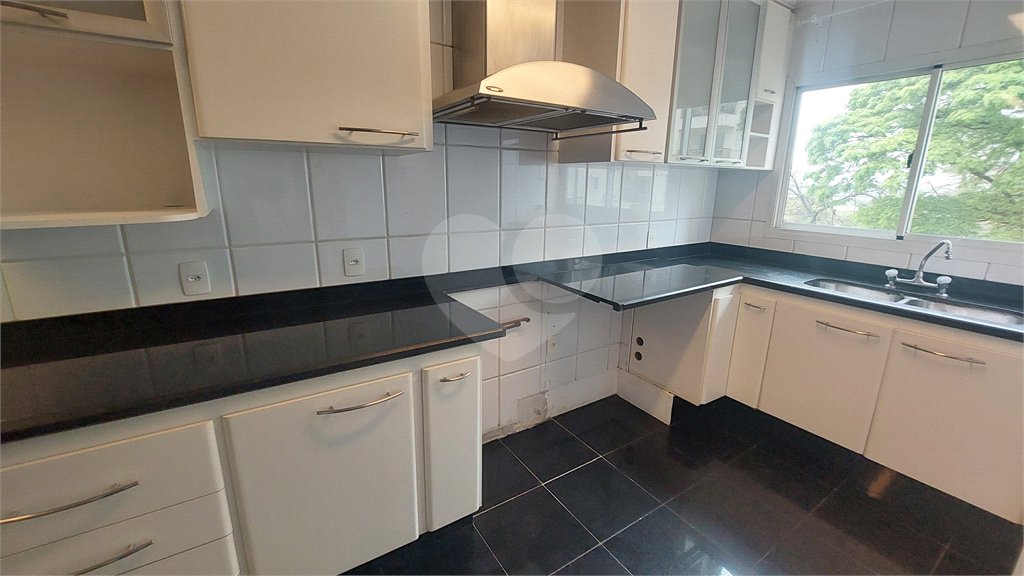 Apartamento à venda com 3 quartos, sendo 1 suíte, em Alto da Boa Vista, São Paulo, SP