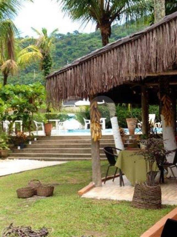 Sobrado à venda com 14 suítes em Jardim Enseada, Guarujá, SP