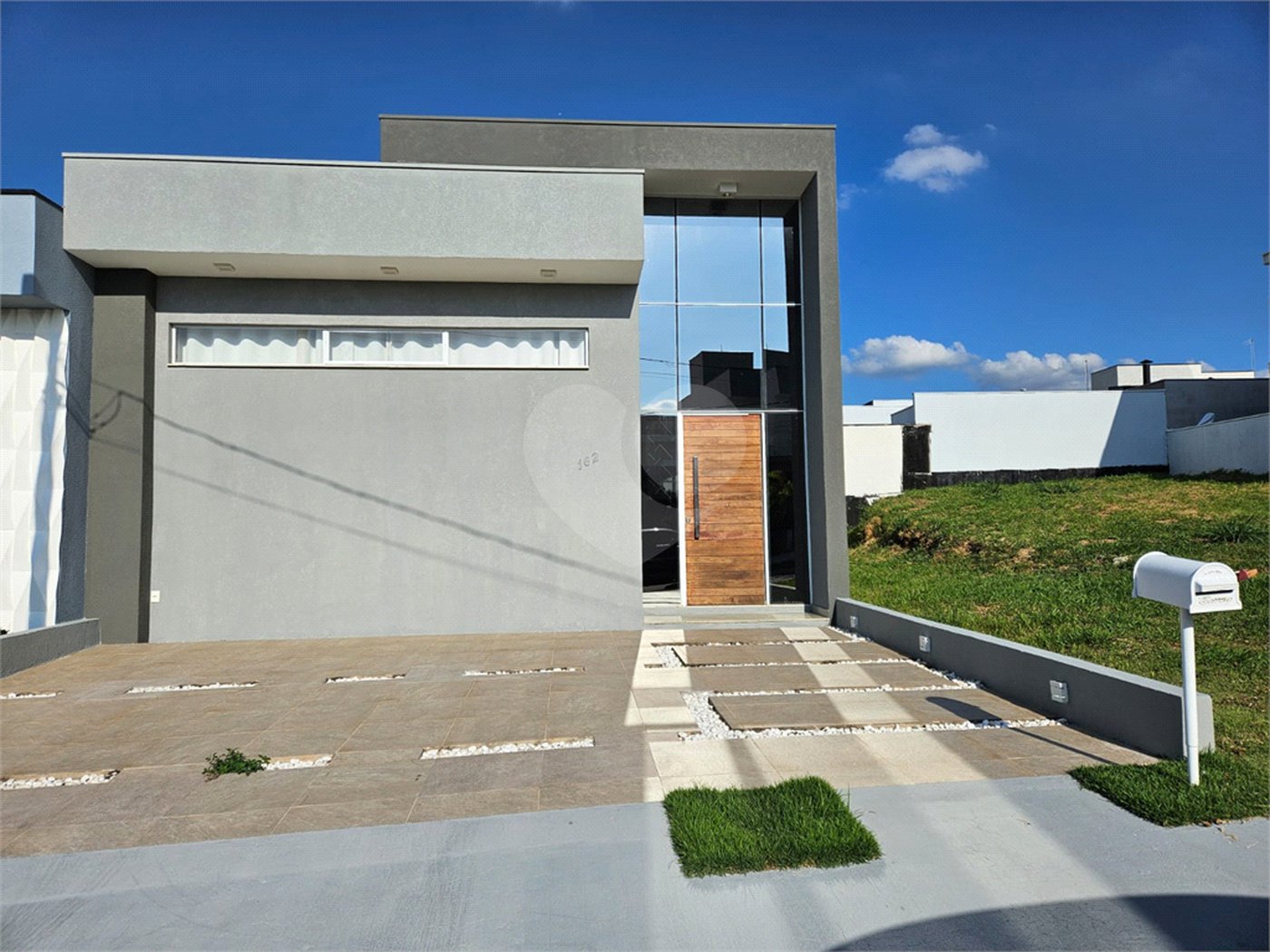 Casa à venda com 3 quartos, sendo 1 suíte,  no condomínio Mantova, Indaiatuba - SP