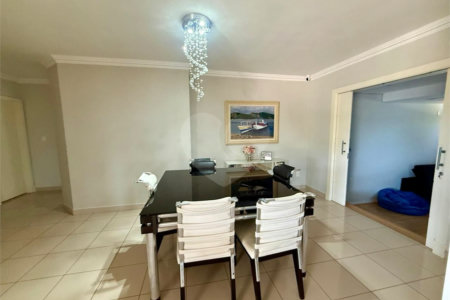 Casa à venda com 4 quartos, sendo 2 suítes,  no condomínio Morada da Lua, Vinhedo - SP
