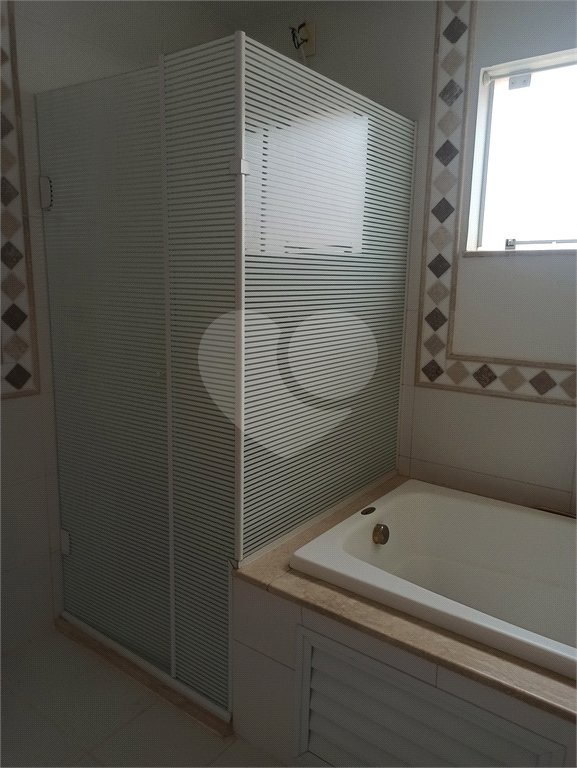 Casa à venda ou para alugar com 6 quartos, sendo 4 suítes, em Jardim Itaperi, Atibaia, SP