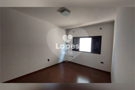 Casa à venda com 3 quartos, sendo 1 suíte, no condomínio Eldourado, São José dos Campos - SP
