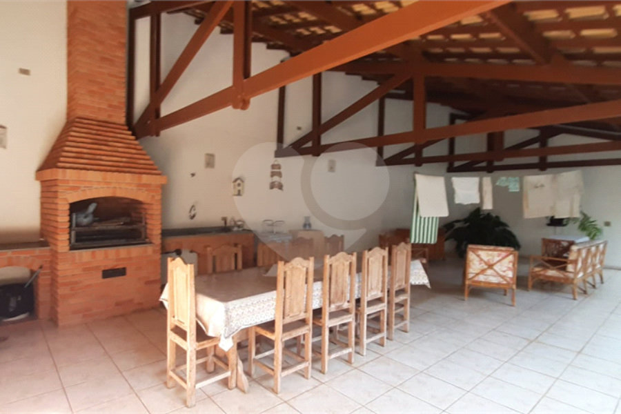 Casa à venda com 3 quartos, sendo 1 suíte, no condomínio Sausalito, Mairiporã - SP