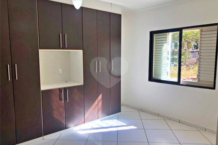 Casa à venda com 4 quartos, sendo 2 suítes, no condomínio Estância Marambaia, Vinhedo - SP