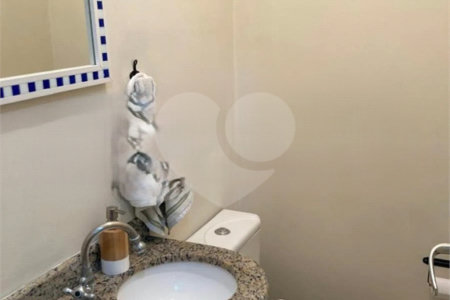 Casa à venda com 3 quartos, sendo 1 suíte, no condomínio Villa Sorrentina, São Paulo - SP