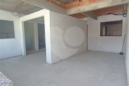 Casa à venda com 2 quartos, sendo 3 suítes, em Senador Vasconcelos, Rio de Janeiro, RJ