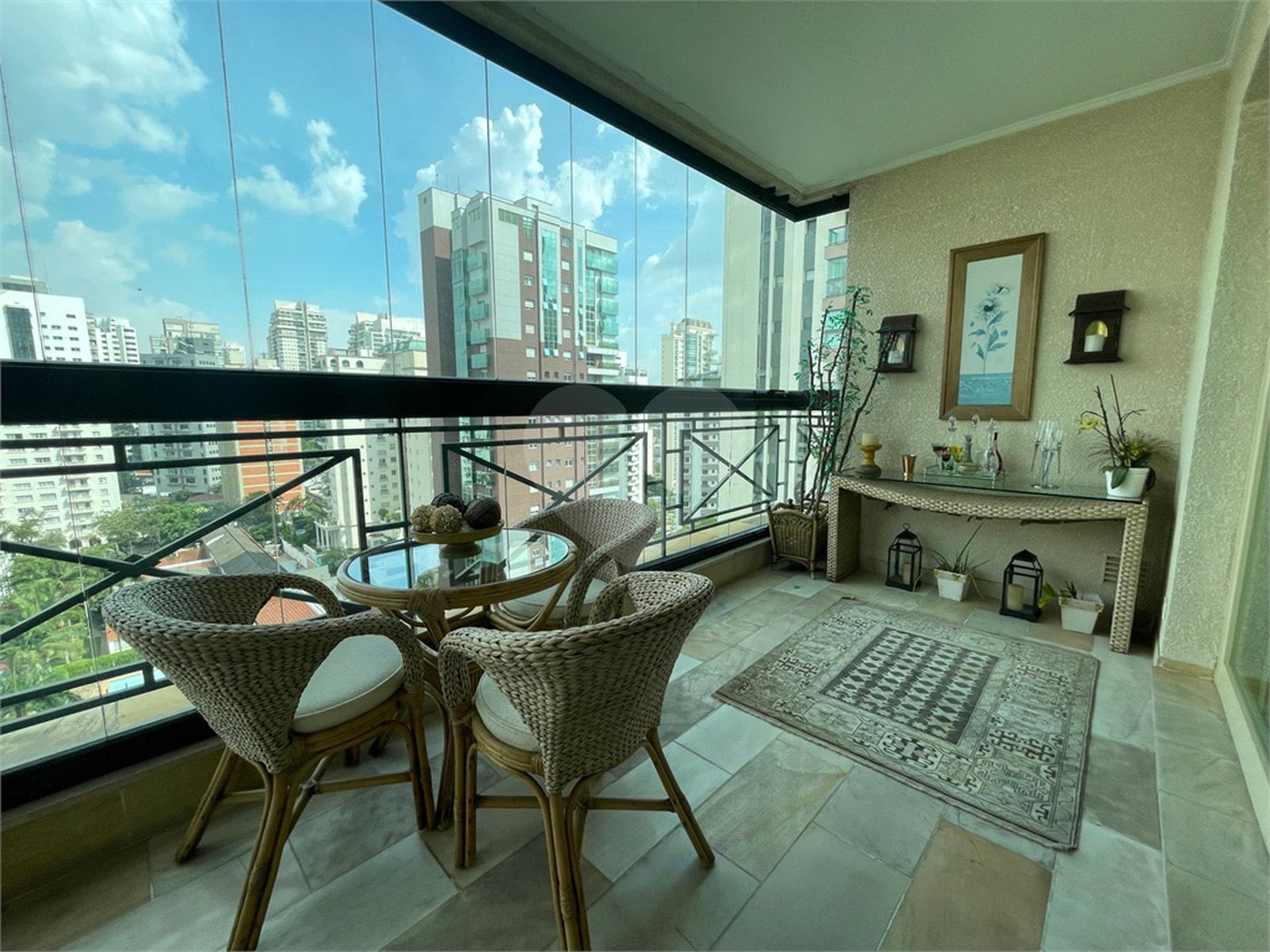 Apartamento à venda com 3 suítes em Campo Belo, São Paulo, SP