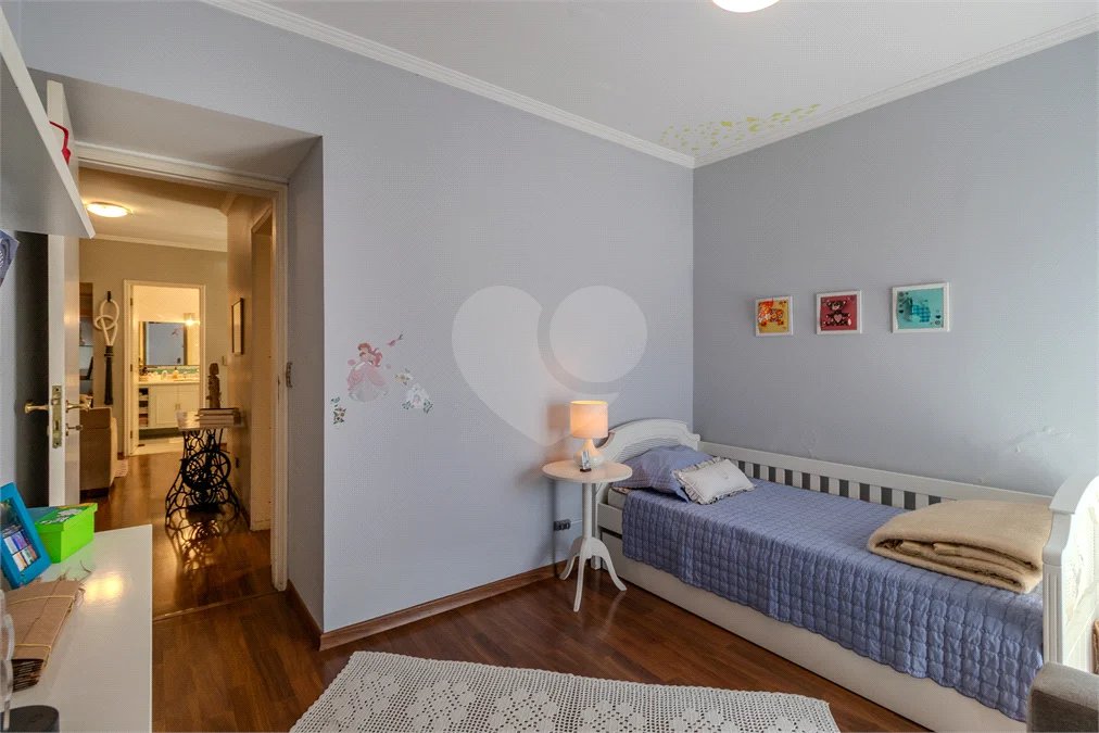 Casa à venda com 3 quartos, sendo 1 suíte, em Alto da Boa Vista, São Paulo, SP
