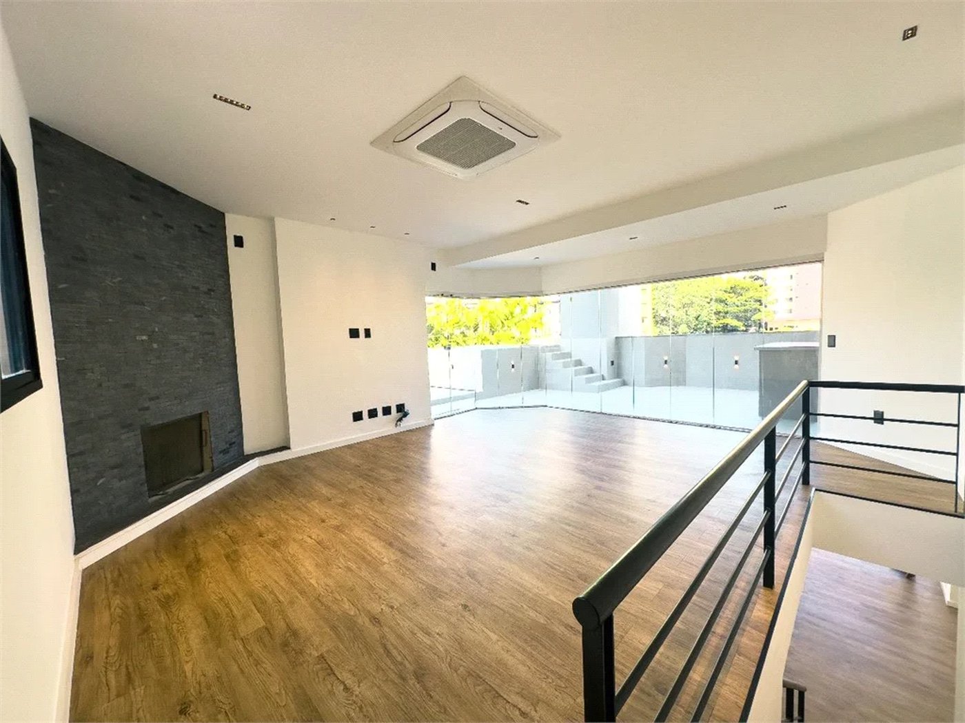 Cobertura à venda com 3 quartos, sendo 1 suíte,  em Vila Andrade, São Paulo, SP