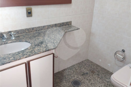 Casa à venda com 4 suítes no condomínio Estância Marambaia, Vinhedo - SP