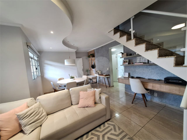 Casa à venda com 3 quartos, sendo 1 suíte,  no condomínio Villaggio Tronchim, São Paulo - SP