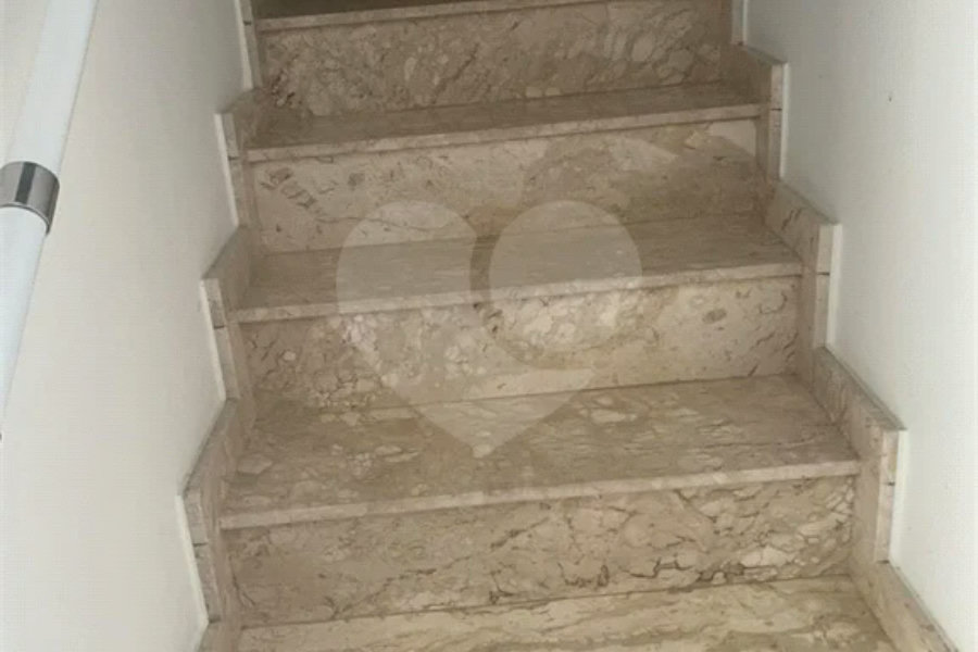 Sobrado à venda com 2 suítes em Horto, São Paulo, SP
