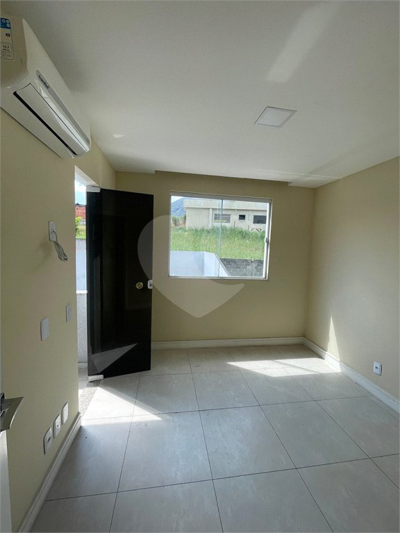 Casa à venda com 3 quartos, sendo 1 suíte, no condomínio Residencial Green Ville, Rio de Janeiro - RJ