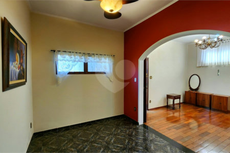 Casa à venda com 2 quartos no Centro, Araraquara, SP