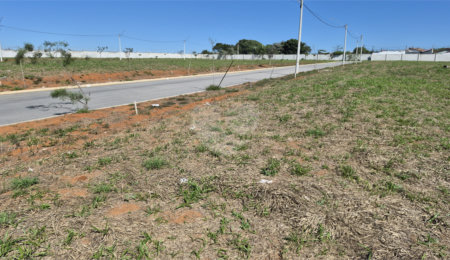 Terreno à venda em Loteamento Residencial Tivolli, Itapetininga, SP