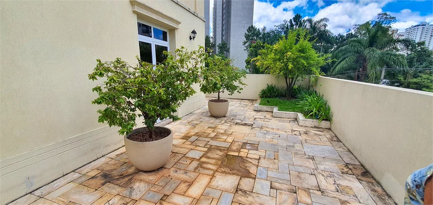 Apartamento à venda com 3 suítes em Vila Suzana, São Paulo, SP