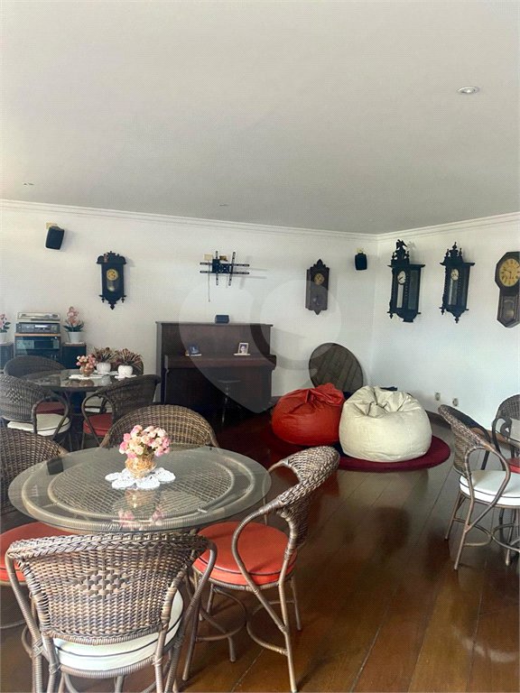 Casa à venda com 4 quartos, sendo 3 suítes, em Jardim Maia, Guarulhos, SP